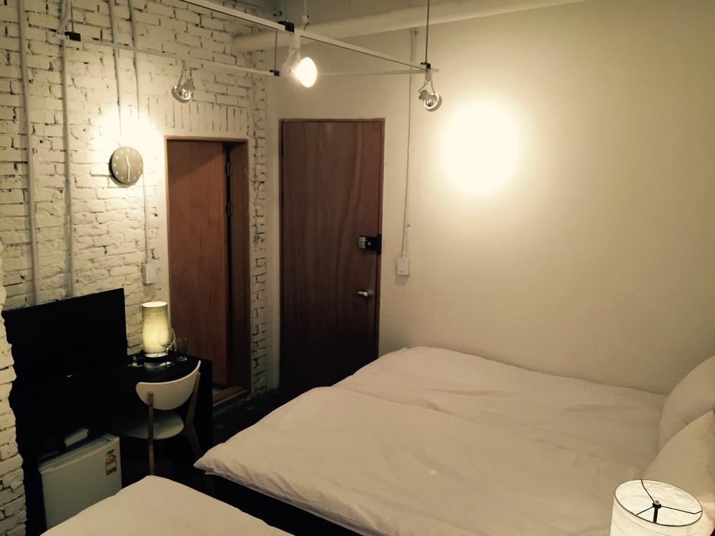 House 740 Hostel Seoul Room photo